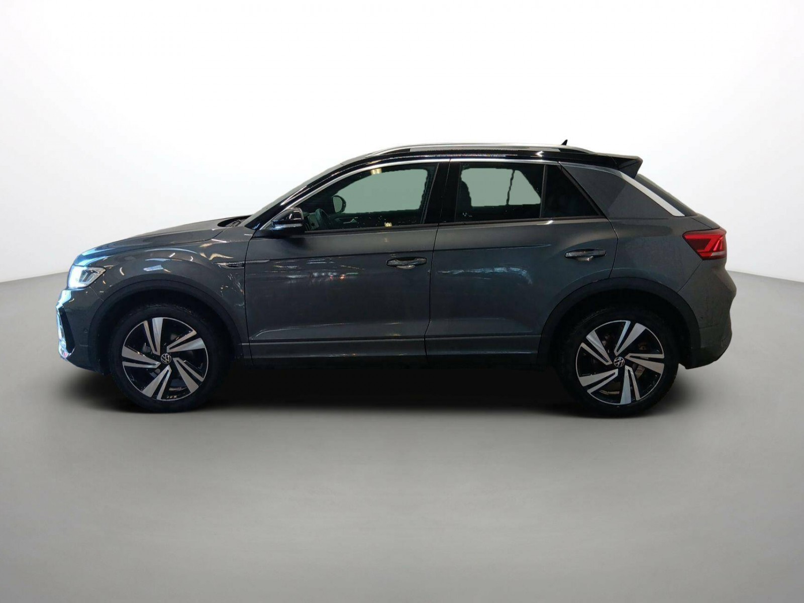 VOLKSWAGEN T-ROC 15