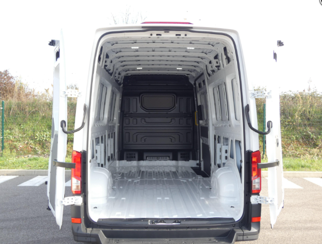 Volkswagen - CRAFTER VAN NOUVEAU 35 L4H3 2.0 TDI 140 CH BUSINESS 6