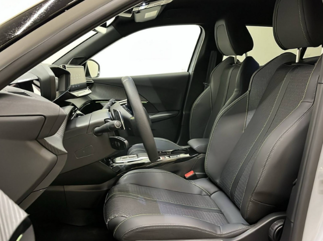 PEUGEOT 2008 PURETECH 130 S&S EAT8 GT 7
