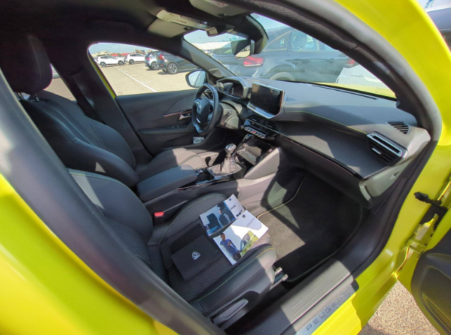 PEUGEOT 208 PURETECH 100 S&S BVM6 GT 2