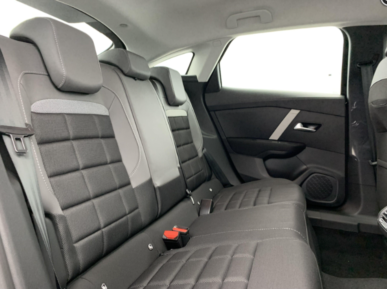 CITROËN - C4 NOUVELLE HYBRIDE 136 E-DCS6 PLUS 7