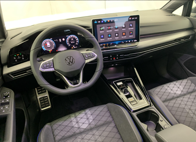 Volkswagen - GOLF 8 NOUVELLE 2.0 TDI 150 DSG7 R-LINE 10
