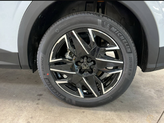 PEUGEOT 3008 NOUVEAU HYBRID 145 E-DCS6 ALLURE 11