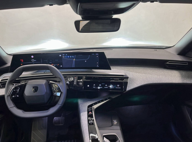 PEUGEOT 3008 NOUVEAU HYBRID 145 E-DCS6 ALLURE 14