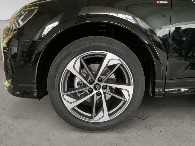 Audi - Q3 35 TDI 150 CH S TRONIC 7 S LINE 9