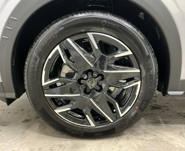 PEUGEOT 3008 NOUVEAU HYBRID 145 E-DCS6 ALLURE 10