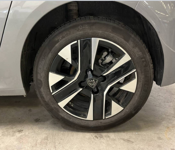 PEUGEOT 208 PURETECH 100 S&S BVM6 ALLURE 7